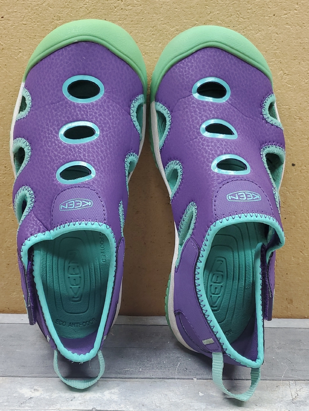 KEEN Kids Purple and Mint Teal Water Shoes Size 3/22 cm